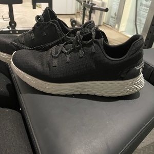 No Bull Runners women’s 8.5